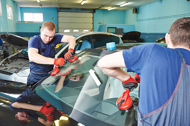 Auto Glass Repair Placentia CA - Expert Windshield Repair & Replacement with Orange County Mobile Auto Glass