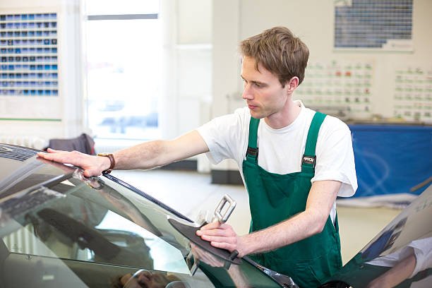 Auto Glass Repair Santa Ana CA - Windshield Repair & Replacement Experts Orange County Mobile Auto Glass